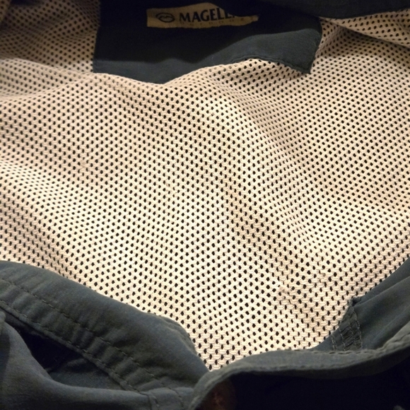 Magellan Outdoors Dark Green Fishing Shirt Lightweight Men's size XL w/ 2 FLAWS - Picture 8 of 16